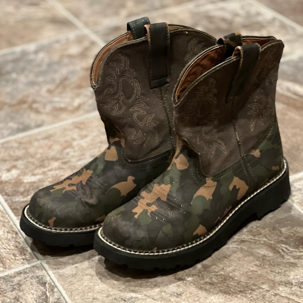Ariat Fatbaby Glitter Camo boots womens size 7.5